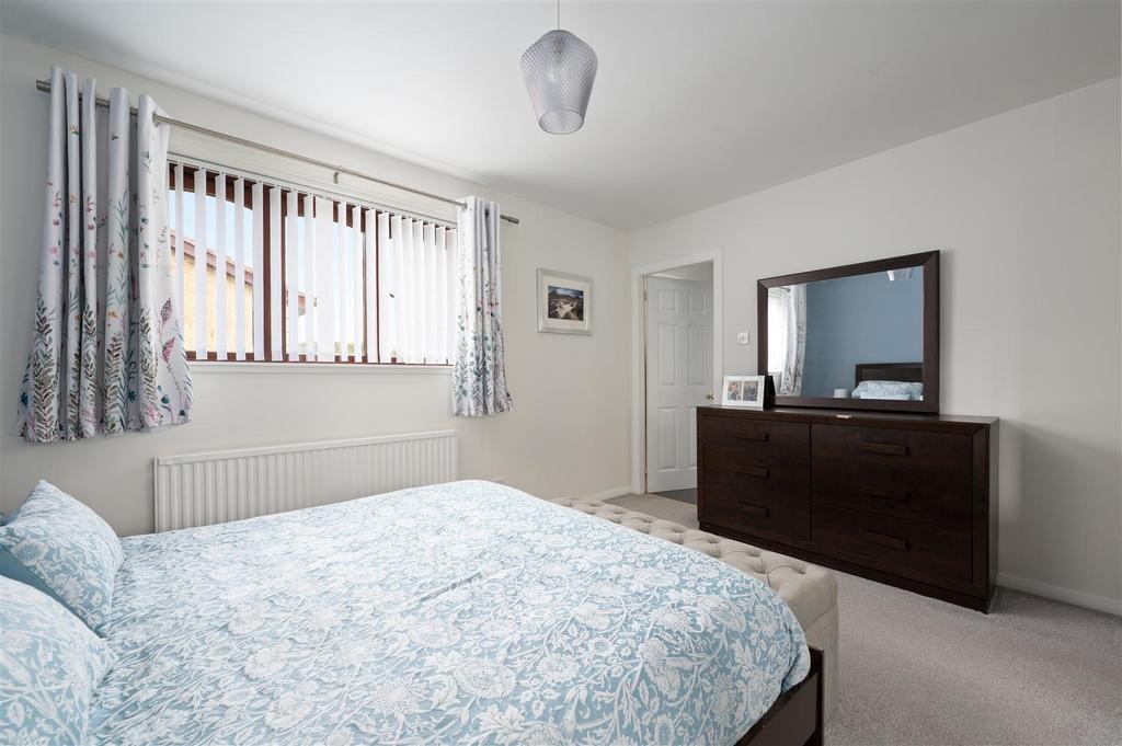 30 Ross Avenue024.JPG