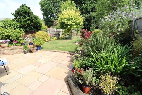 4 bedroom detached house for sale, Victoria Road, Rayleigh, SS6