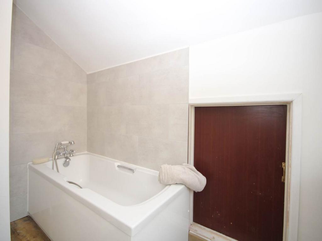Bathroom (2)