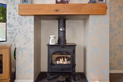 2 Long Close, Leyland, PR26 7AB