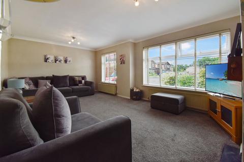 2 Long Close, Leyland, PR26 7AB