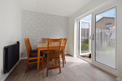 2 Long Close, Leyland, PR26 7AB