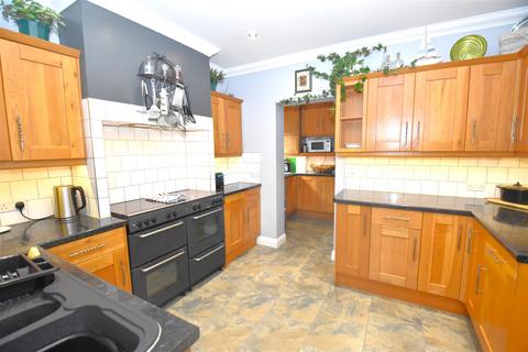 4 bedroom chalet for sale, Oxford Road, Rochford