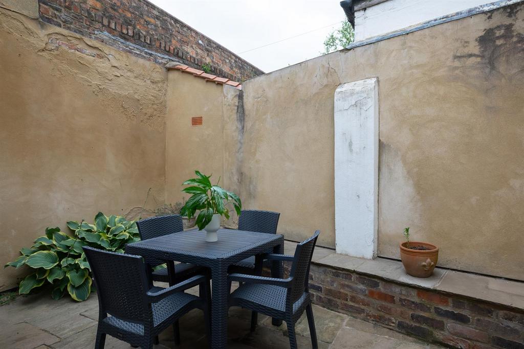 Courtyard Garden