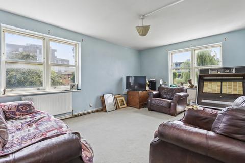 2 bedroom apartment for sale, Crofters Way, London, NW1