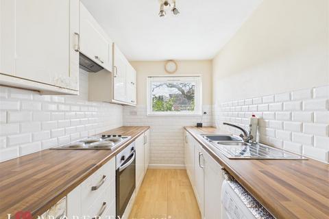 2 bedroom flat to rent, Friary House, Hamstead Hall Road, Birmingham