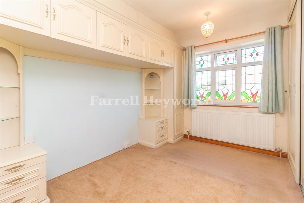 Bedroom 1 image 2