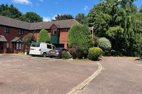 1 bedroom ground floor flat for sale