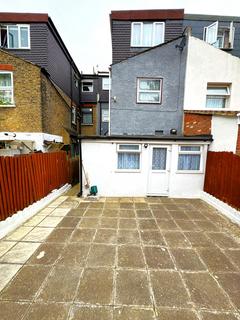6 bedroom terraced house for sale, West End Avenue, London E10