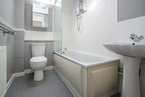 2 bedroom flat to rent, Penhill Close, Pontcanna, Cardiff, CF5