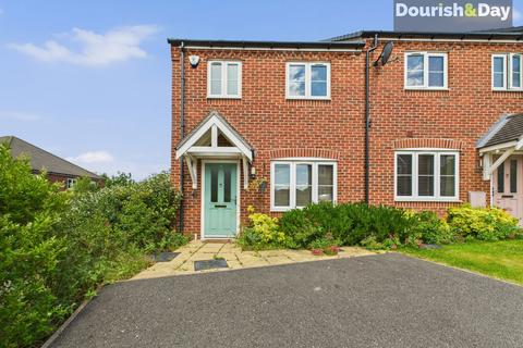 3 bedroom end of terrace house for sale, Devereux Gardens, Stafford ST18