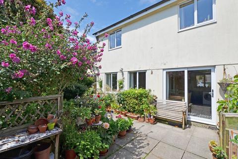 4 Ashmead, Grampound Road, Truro, TR2 4DH