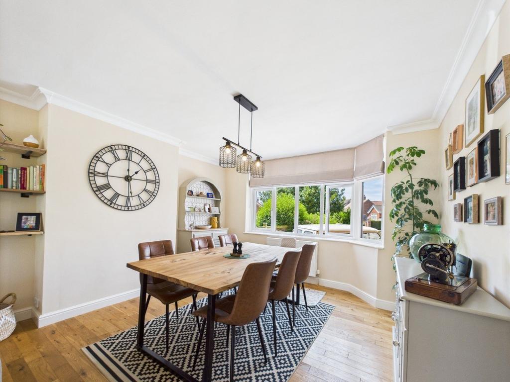 Lounge/Dining Room