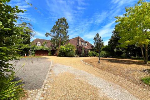 4 bedroom detached house for sale, London Road, Hailsham, East Sussex, BN27