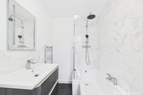 2 bedroom end of terrace house for sale, Middleton Avenue, Hull HU9