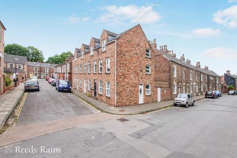 3 bedroom end of terrace house for sale, Cromwell Road, North Yorkshire YO1