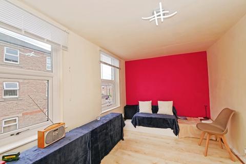 3 bedroom end of terrace house for sale, Cromwell Road, North Yorkshire YO1