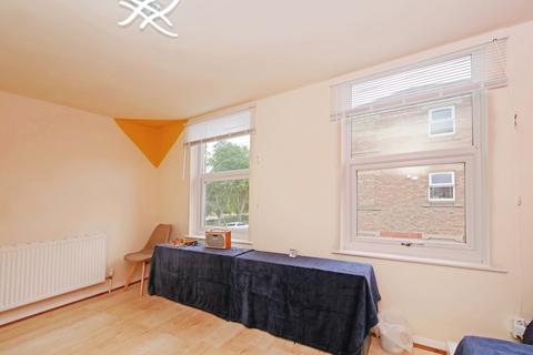 3 bedroom end of terrace house for sale, Cromwell Road, North Yorkshire YO1