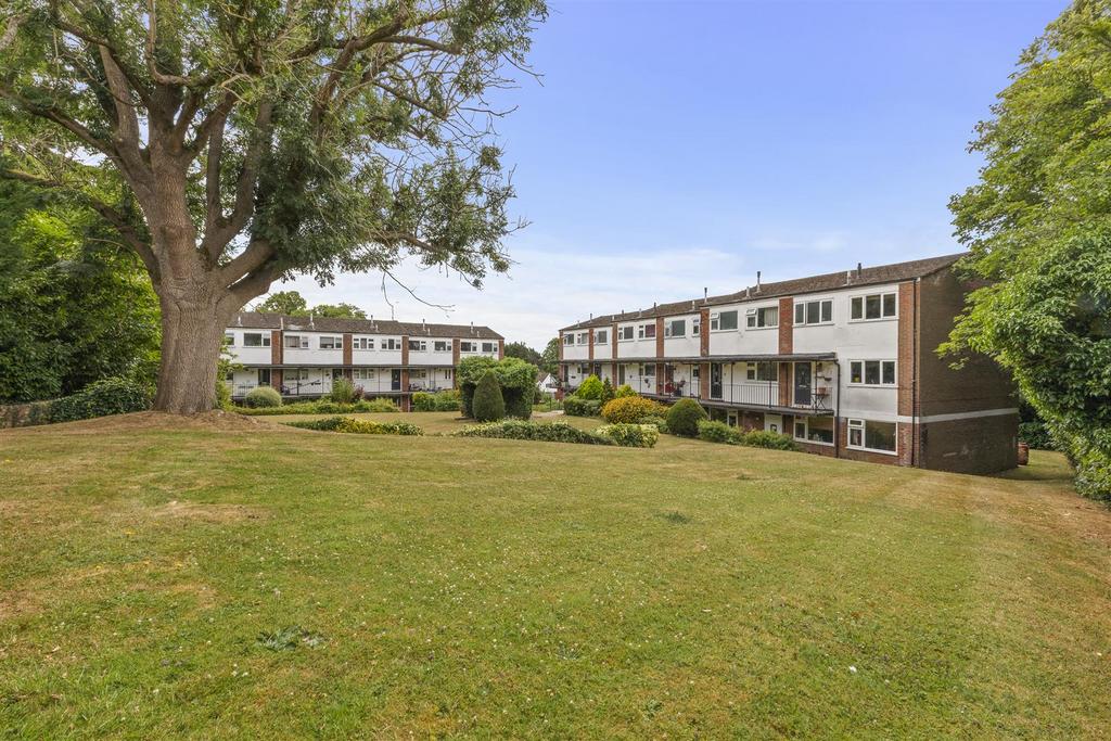 Flat 4 Temple Orchard, Amersham Hill, HP13 6 PH-11.