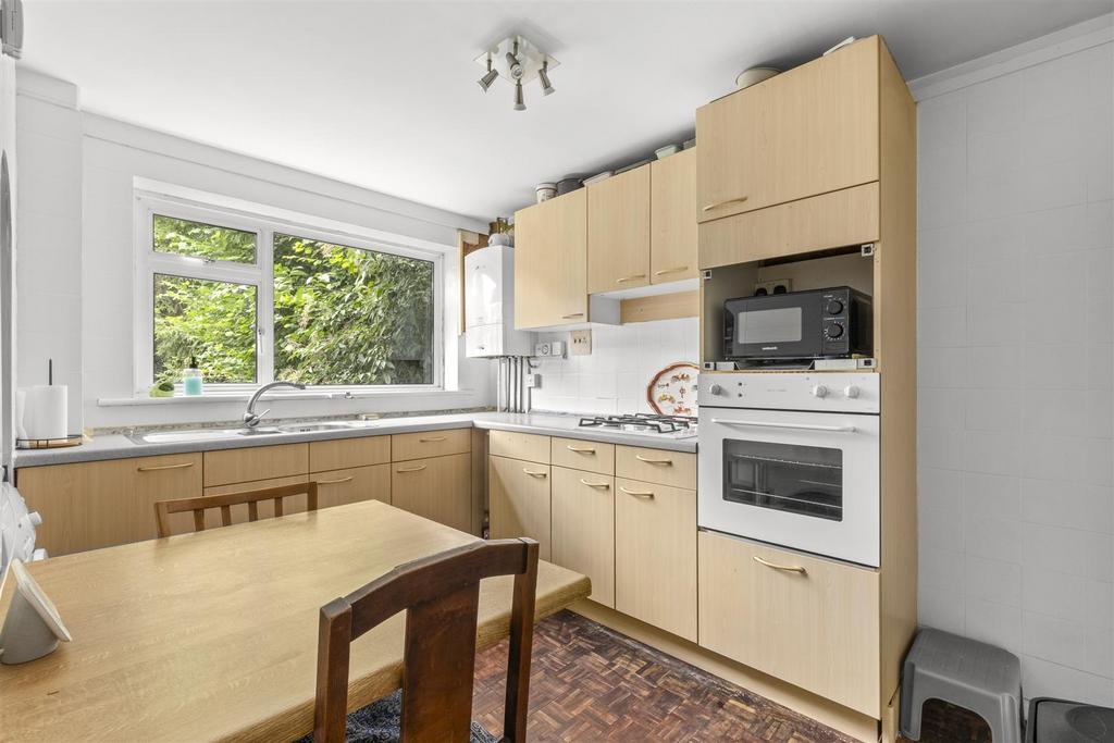 Flat 4 Temple Orchard, Amersham Hill, HP13 6 PH-7.j