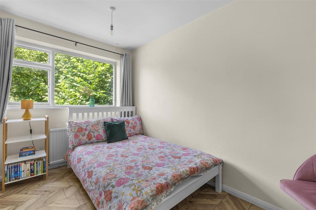 Flat 4 Temple Orchard, Amersham Hill, HP13 6 PH-1.j