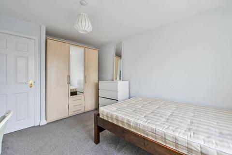 16 John Austin Close, Kingston Upon Thames, KT2 6SU