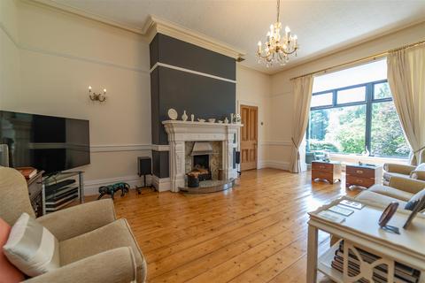 undefined, Normanhurst, Urmston Lane