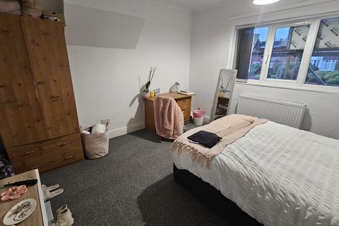 undefined, Langdale Avenue, Leeds LS6