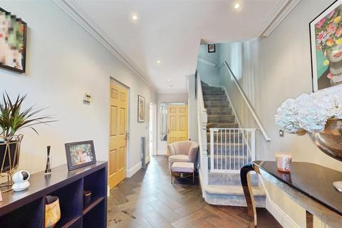 4 bedroom townhouse for sale, Rowan Way, Northowram, Halifax