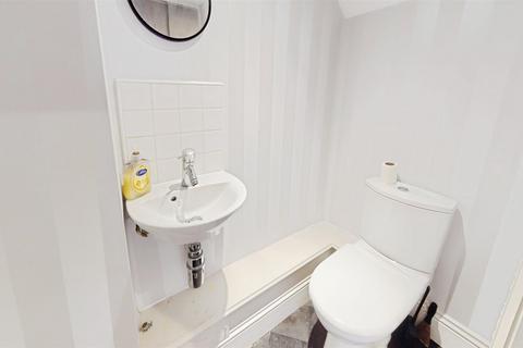 4 bedroom townhouse for sale, Rowan Way, Northowram, Halifax