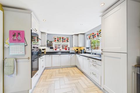 4 bedroom detached house for sale, Croesonen Parc, Abergavenny, NP7