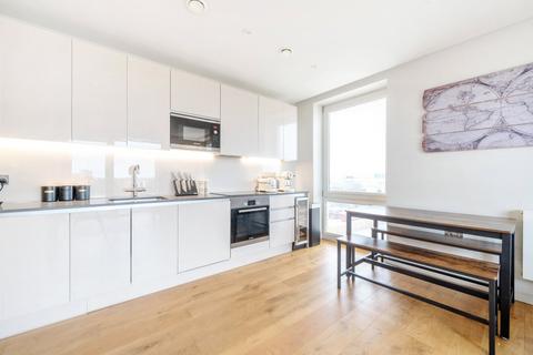 2 bedroom apartment for sale, Paddlers Avenue, Brentford