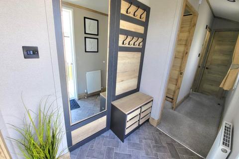 undefined, Hornsea HU18