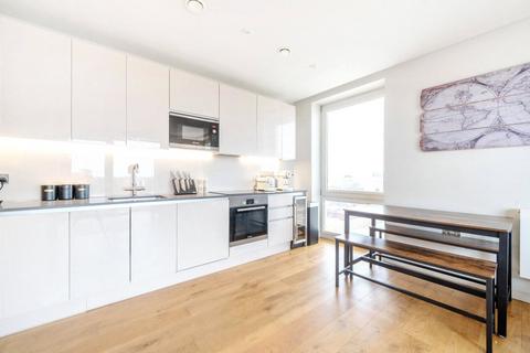 2 bedroom apartment for sale, Paddlers Avenue, Brentford