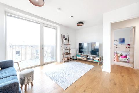 2 bedroom apartment for sale, Paddlers Avenue, Brentford