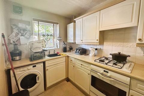 8 Abbey Close, West Bromwich, B71 1NY