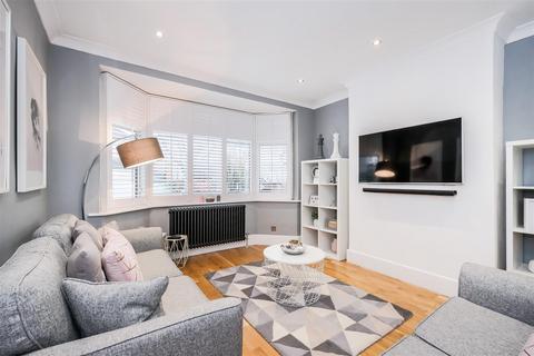 6 Elmhurst Drive, London, E18 1BT