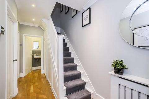 6 Elmhurst Drive, London, E18 1BT