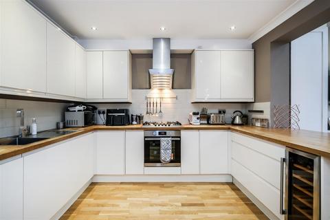 6 Elmhurst Drive, London, E18 1BT
