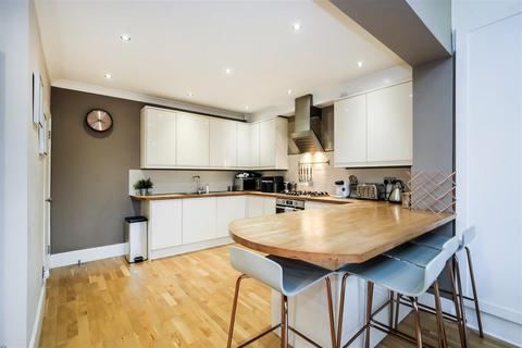 6 Elmhurst Drive, London, E18 1BT