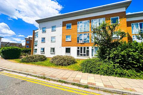 2 bedroom ground floor flat to rent, Fishguard Way, London, E16