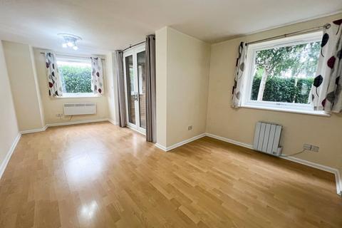 2 bedroom ground floor flat to rent, Fishguard Way, London, E16