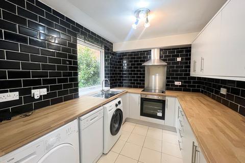 2 bedroom ground floor flat to rent, Fishguard Way, London, E16
