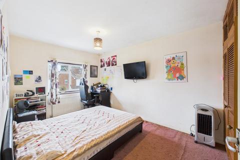 55 Falcon Drive, Stanwell, Staines-upon-thames, TW19 7EX