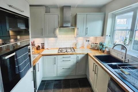81 Lark Rise, Uttoxeter, ST14 8SZ