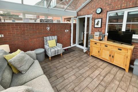 81 Lark Rise, Uttoxeter, ST14 8SZ