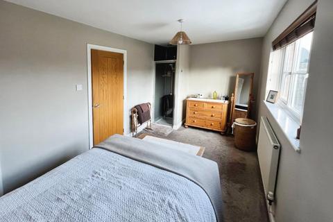 81 Lark Rise, Uttoxeter, ST14 8SZ