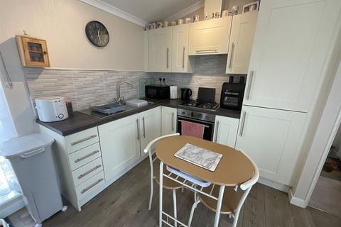 2 bedroom mobile home for sale, Lower Dunton Road, Dunton, Brentwood, Essex