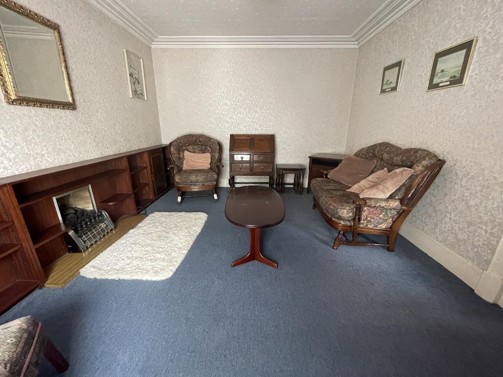 Lounge a.JPG