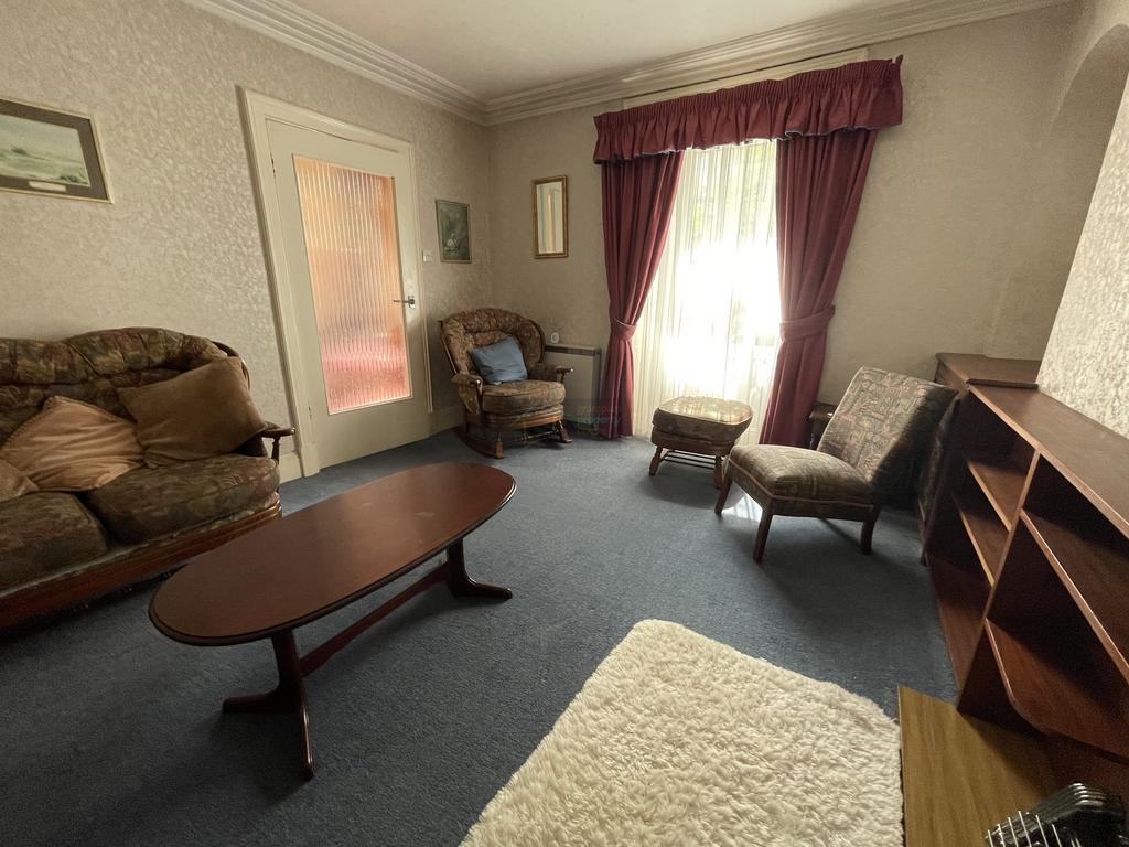 Lounge c.JPG